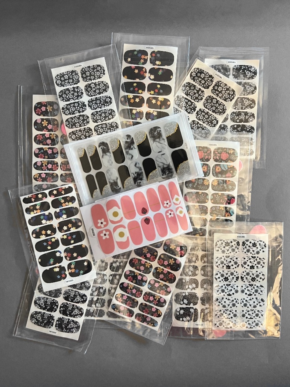 14 Floral Design Nail Stickers